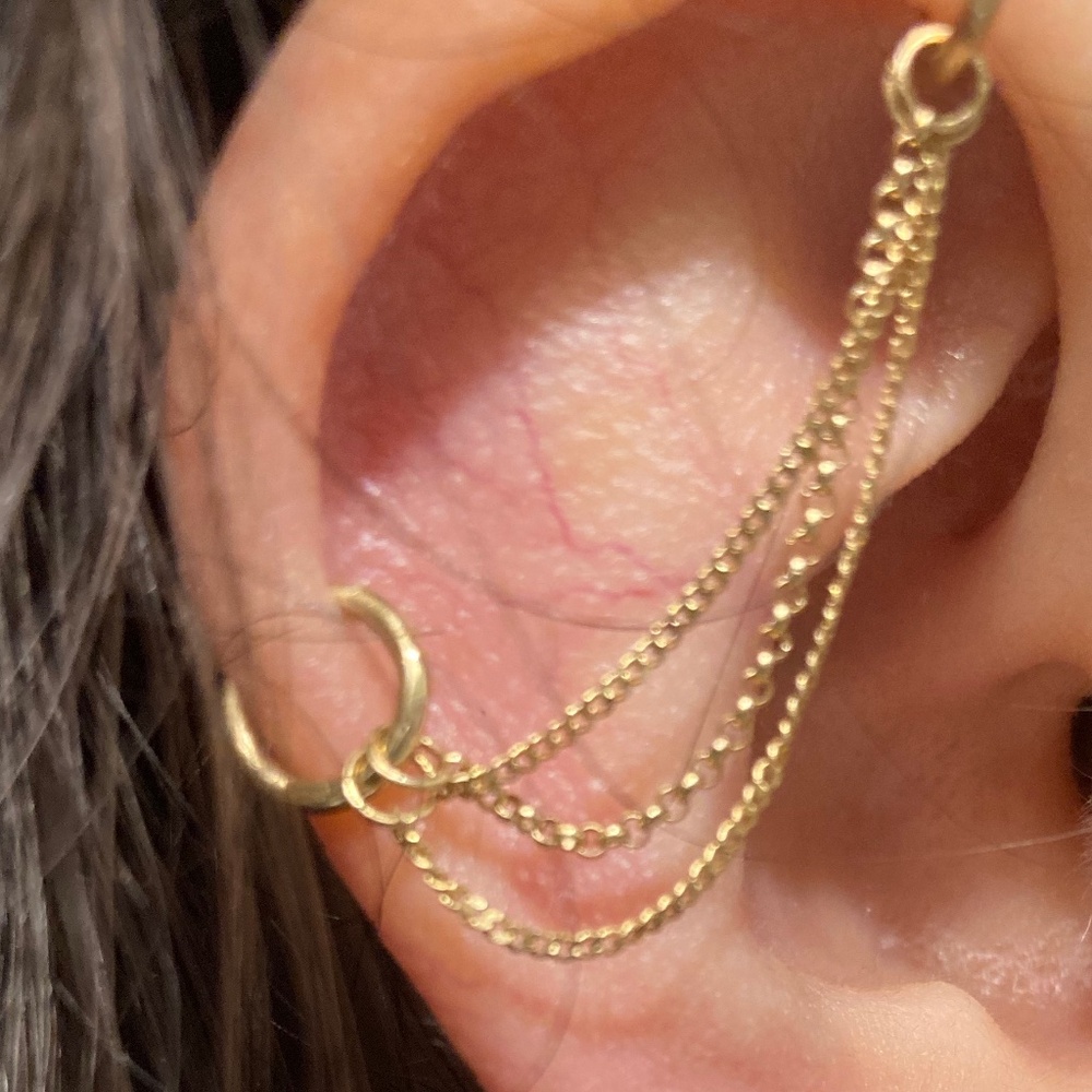 Elegant Gold Chain Earrings - Picture 2 of 4